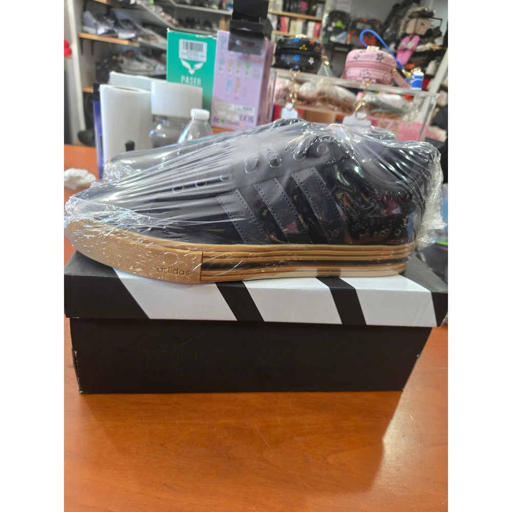 Adidas Daily 4.0 Mens 9.5 Womens 10.5 Black Gum Sneakers JH6930